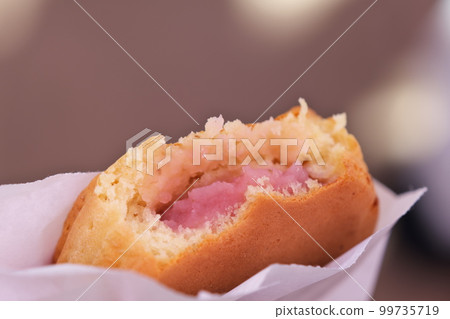 Oban-yaki with Sakura Bean Paste 99735719