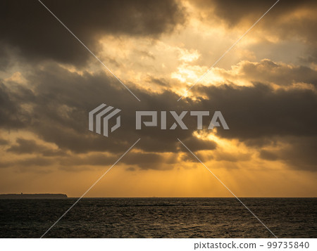 Sunrise scenery by the beach Sunrise scenery by the beach 99735840