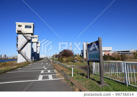 芝川流入荒川的芝川水閘 99736014