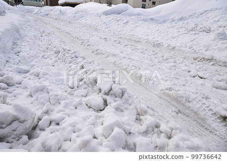 嘎吱嘎吱的雪道 嘎吱嘎吱的雪道 99736642