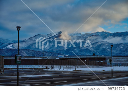 從福井縣大野市的路邊站看到的風景 99736723