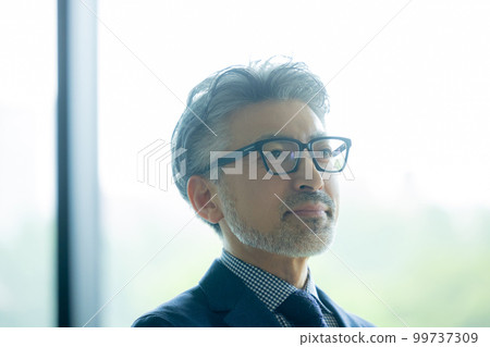 灰頭髮的人 灰頭髮的人 99737309