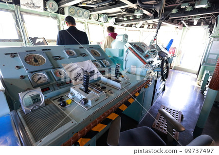 護衛艦操舵室 護衛艦操舵室 99737497