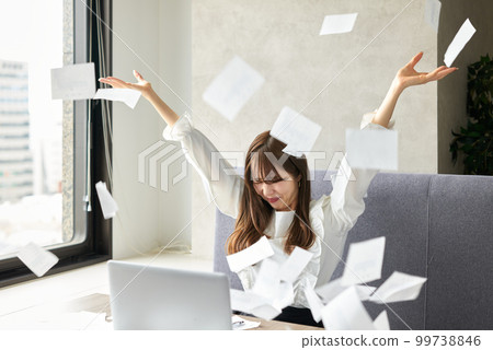 扔收據的女人 扔收據的女人 99738846