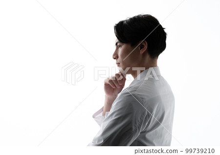 醫學影像 穿白大褂的男人憂心忡忡 99739210