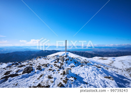 The summit of Mt. Reisen, Shiga Prefecture 99739243