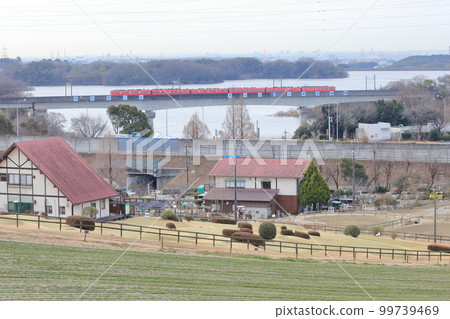 Scenery seen from the ranch (Meitetsu Toyota Line and Aichi Pond, Aichi Ranch, Nisshin City, Aichi Prefecture) Scenery seen from the ranch (Meitetsu Toyota Line and Aichi Pond, Aichi Ranch, Nisshin City, Aichi Prefecture) 99739469
