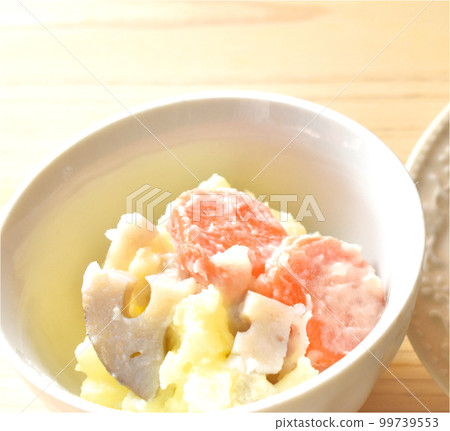 Potato Salad with Lotus Root 美味酥脆的日式土豆沙拉配酸奶 Potato Salad with Lotus Root 美味酥脆的日式土豆沙拉配酸奶 99739553