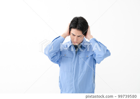 工作服的人，白色背景，擔心 99739580