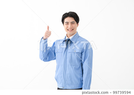 穿工作服的男人，白色背景，豎起大拇指 99739594