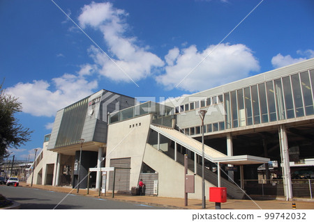 Front entrance of JR Nishikokura Station 99742032