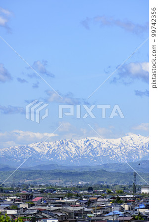 From Eboshiyama Park, Nanyo City, Yamagata Prefecture, in the fresh greenery From Eboshiyama Park, Nanyo City, Yamagata Prefecture, in the fresh greenery 99742356