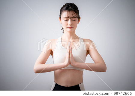 Young woman to train Young woman to train 99742606