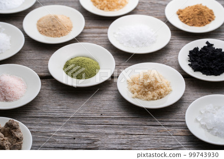 Sugar and salt, seasonings, set, sashisuseso Sugar and salt, seasonings, set, sashisuseso 99743930