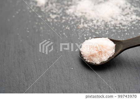 Rock salt (grain) Rock salt (grain) 99743970