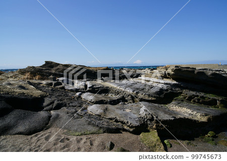 三浦市新井濱海岸暗礁道路富士山 99745673