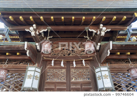 Osaka Tenmangu Shrine, a place of worship behind the main shrine, plum blossom season (Tenjinbashi, Kita-ku, Osaka) Osaka Tenmangu Shrine, a place of worship behind the main shrine, plum blossom season (Tenjinbashi, Kita-ku, Osaka) 99746604