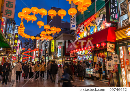 《神奈川縣》橫濱中華街夜景/中國新年裝飾 99746652