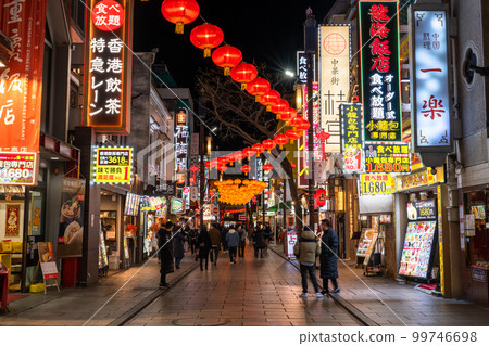 《神奈川縣》橫濱中華街夜景/中國新年裝飾 《神奈川縣》橫濱中華街夜景/中國新年裝飾 99746698