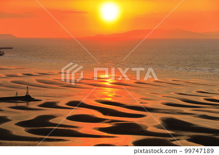 [Kumamoto Prefecture] Okoshiki Beach and Unzen Sunset on a Scenic Day 99747189