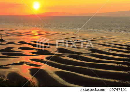[Kumamoto Prefecture] Evening view of Okoshiki beach on a superb view day 99747191