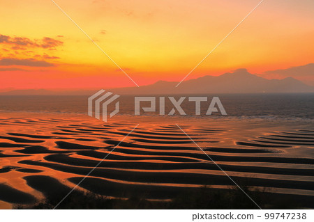 [Kumamoto Prefecture] Okoshiki Beach and Unzen Sunset on a Scenic Day 99747238