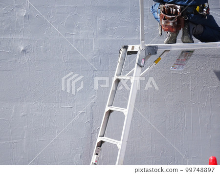 working on a standing horse 99748897