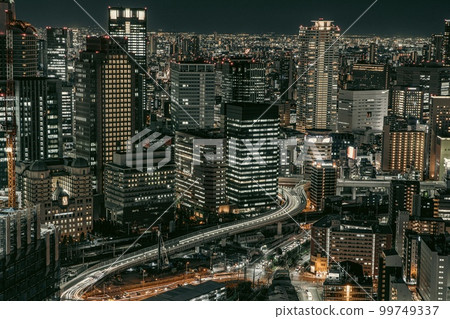 從梅田藍天大廈（大阪站方向）看大阪夜景 99749337