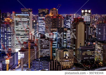 從梅田藍天大廈(大阪站方向)看大阪夜景 從梅田藍天大廈(大阪站方向)看大阪夜景 99749344
