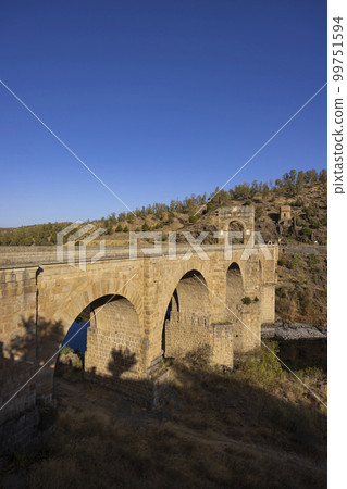 Puente de Alcantara in Extremadura, Spain Puente de Alcantara in Extremadura, Spain 99751594