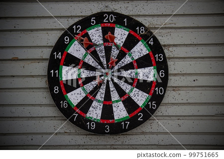 BullsEye darts game 99751665