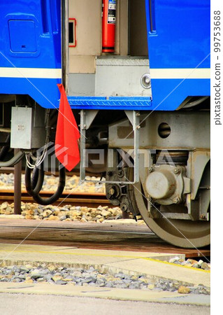 "Red flag/Move prohibited" SL Taiju series 14 passenger car and signal flag stopping at Shimo-Imaichi Station Riside Line "Red flag/Move prohibited" SL Taiju series 14 passenger car and signal flag stopping at Shimo-Imaichi Station Riside Line 99753688