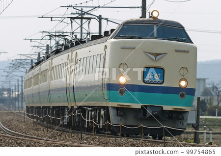 北陸本線西高岡~高岡JR東485系T11編隊(新潟)北越 北陸本線西高岡~高岡JR東485系T11編隊(新潟)北越 99754865