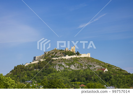 Staatz ruins in Weinviertel, Lower Austria, Austria 99757014