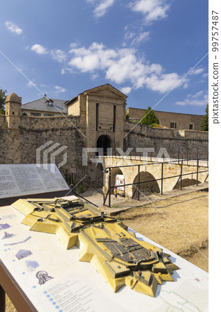 La citadelle de Mont-Louis, France 99757487