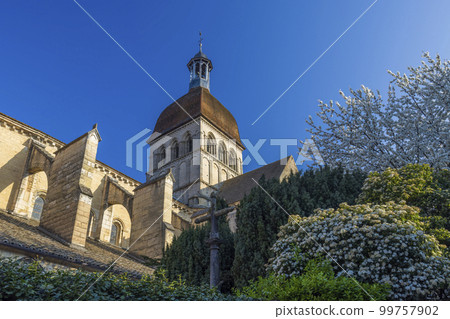 Basilique Notre-Dame de Beaune, Beaune, Burgundy, France 99757902