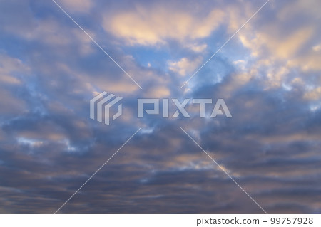 Beautiful sky with cloud before sunset Beautiful sky with cloud before sunset 99757928
