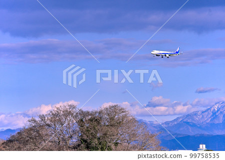 石鎚山和飛機 99758535