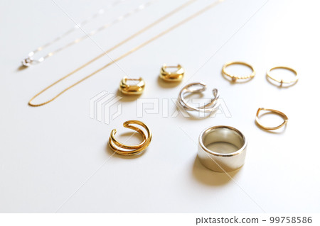 Rings, earrings, and necklace accessories 99758586