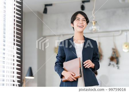 Business woman smile 99759016
