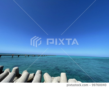 沖繩縣宮古島下地機場17號端 可以眺望日本的絕景 99760040