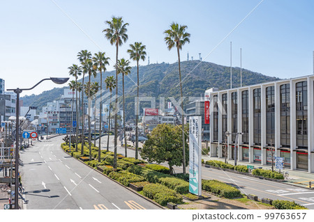 [德島縣]從德島市中心看到的眉山 99763657