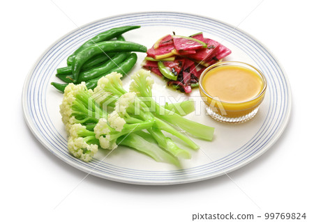 Vegetable salad (cauliflower, red radish, snap peas) Vegetable salad (cauliflower, red radish, snap peas) 99769824