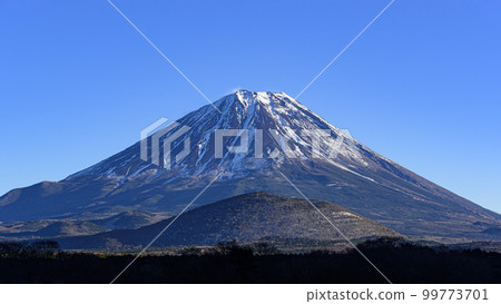 冬天的小瀧富士,精進湖的絕景 冬天的小瀧富士,精進湖的絕景 99773701