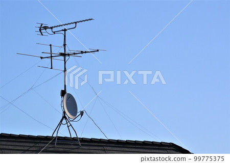 Switch on the TV every day. Antenna-kun is on the roof. Switch on the TV every day. Antenna-kun is on the roof. 99775375