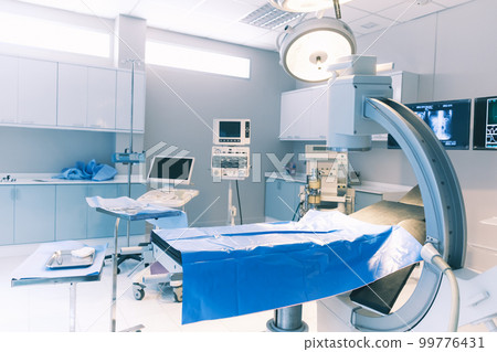 Empty operating room 99776431