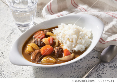 Beef curry 99777934