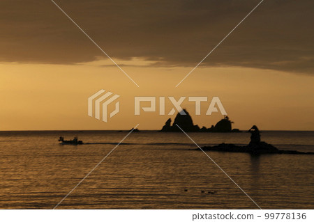 Sunset at Otago Beach in Nishiizu Town Sunset at Otago Beach in Nishiizu Town 99778136