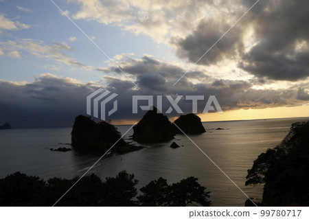 西伊豆町瀨濱海灘的日落 99780717
