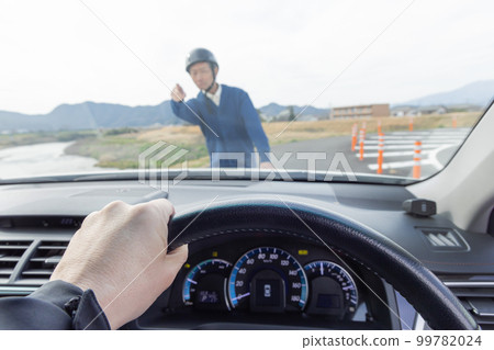 老人向司機投訴，煽動駕車 99782024